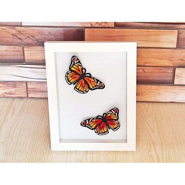 3D Embroidered Picture with MONARCH BUTTERFLIES (2) 6x8 in