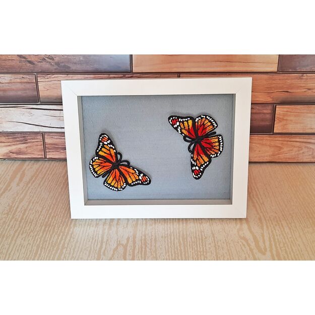 3D Embroidered Picture with MONARCH BUTTERFLIES (2) 6x8 in