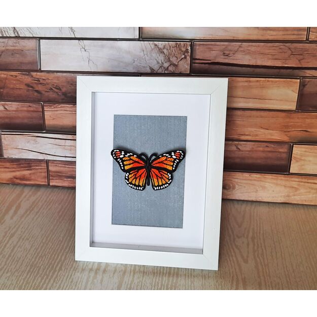 3D Embroidered Picture with MONARCH BUTTERFLY (1) white frame inside 6x8 in 