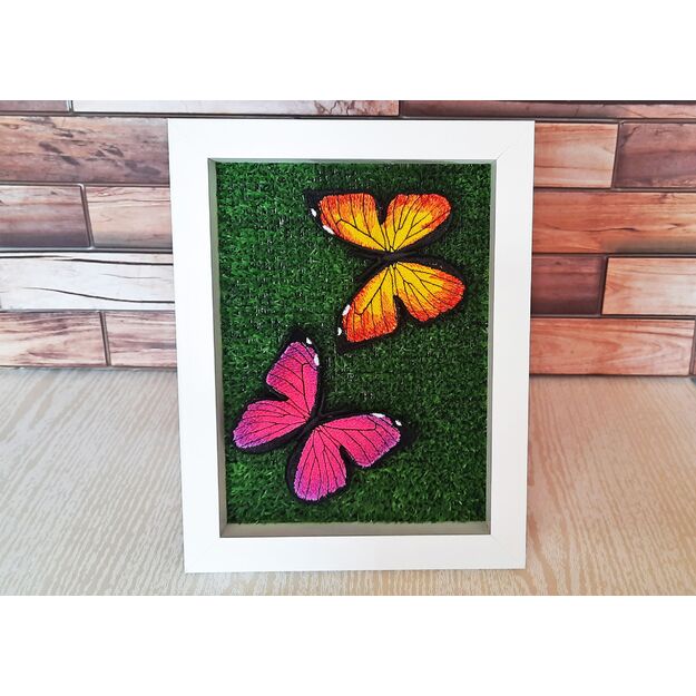 3D Embroidered Picture with BUTTERFLIES (2) 6x8 in